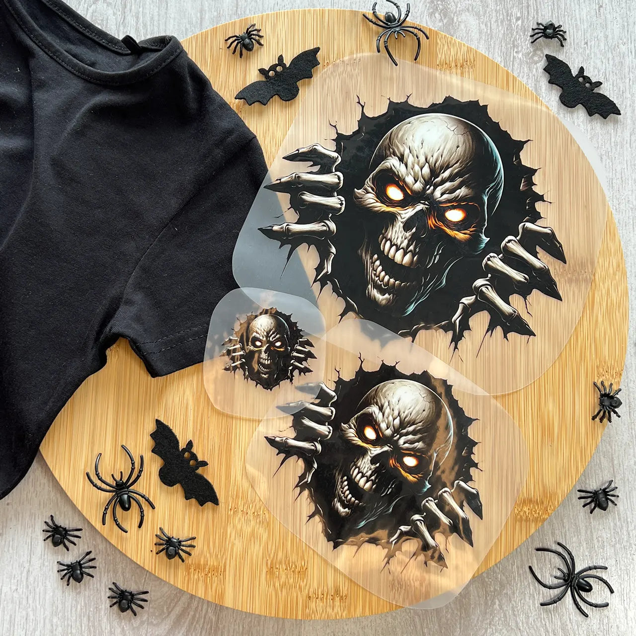 Buegelbild Schauriger Schaedel