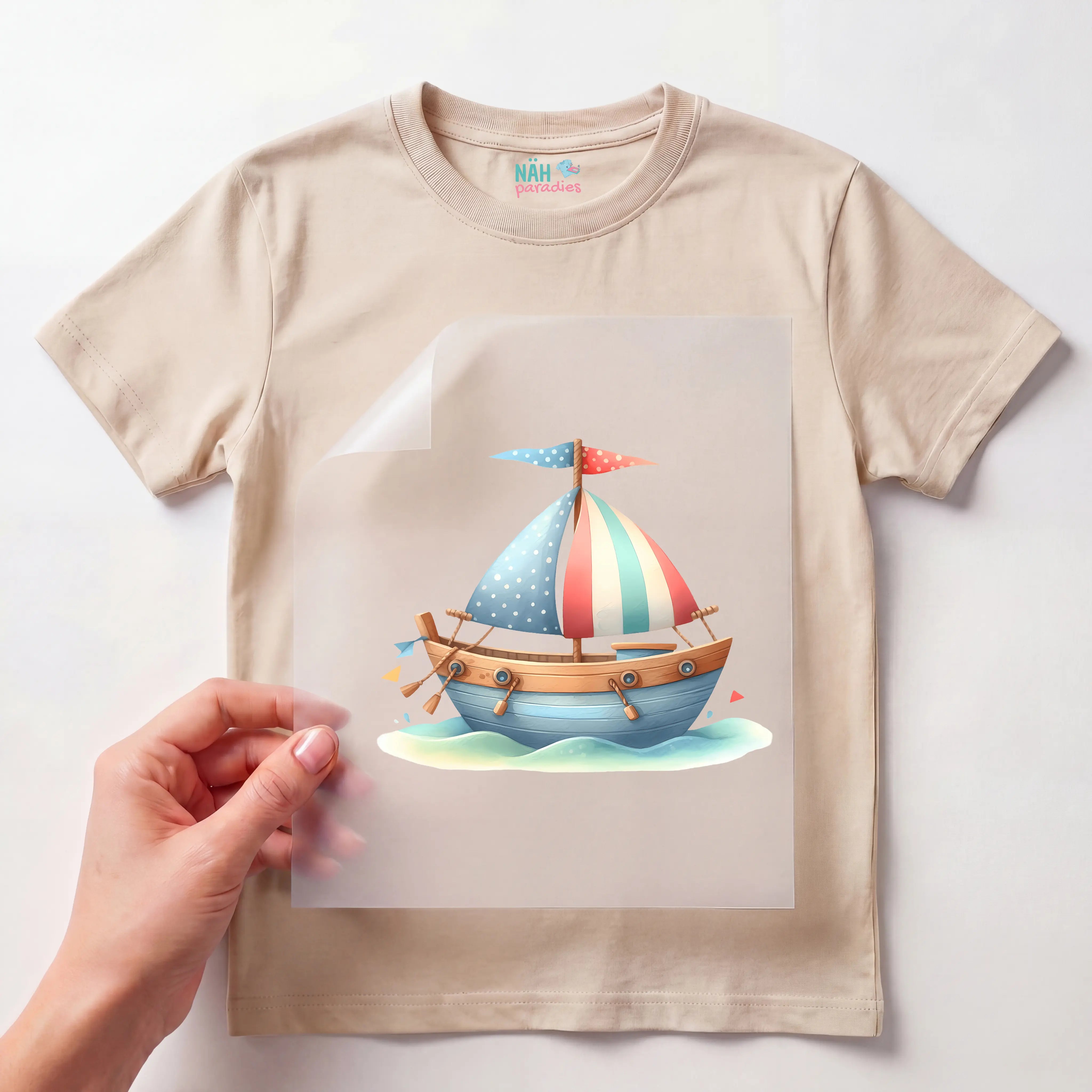 Bügelbild Segelboot Bunte Brise
