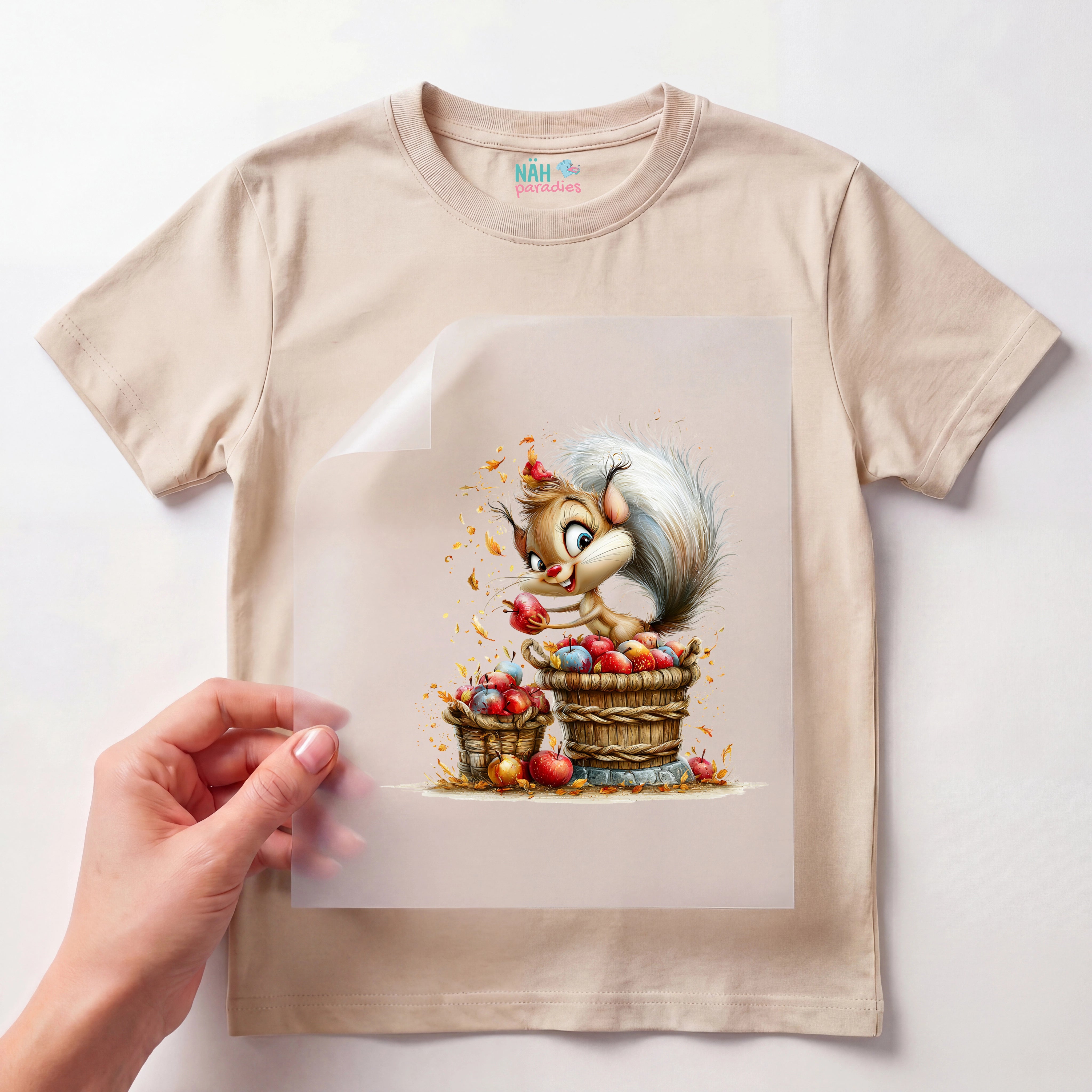Bügelbild Eichhörnchen mit Äpfeln