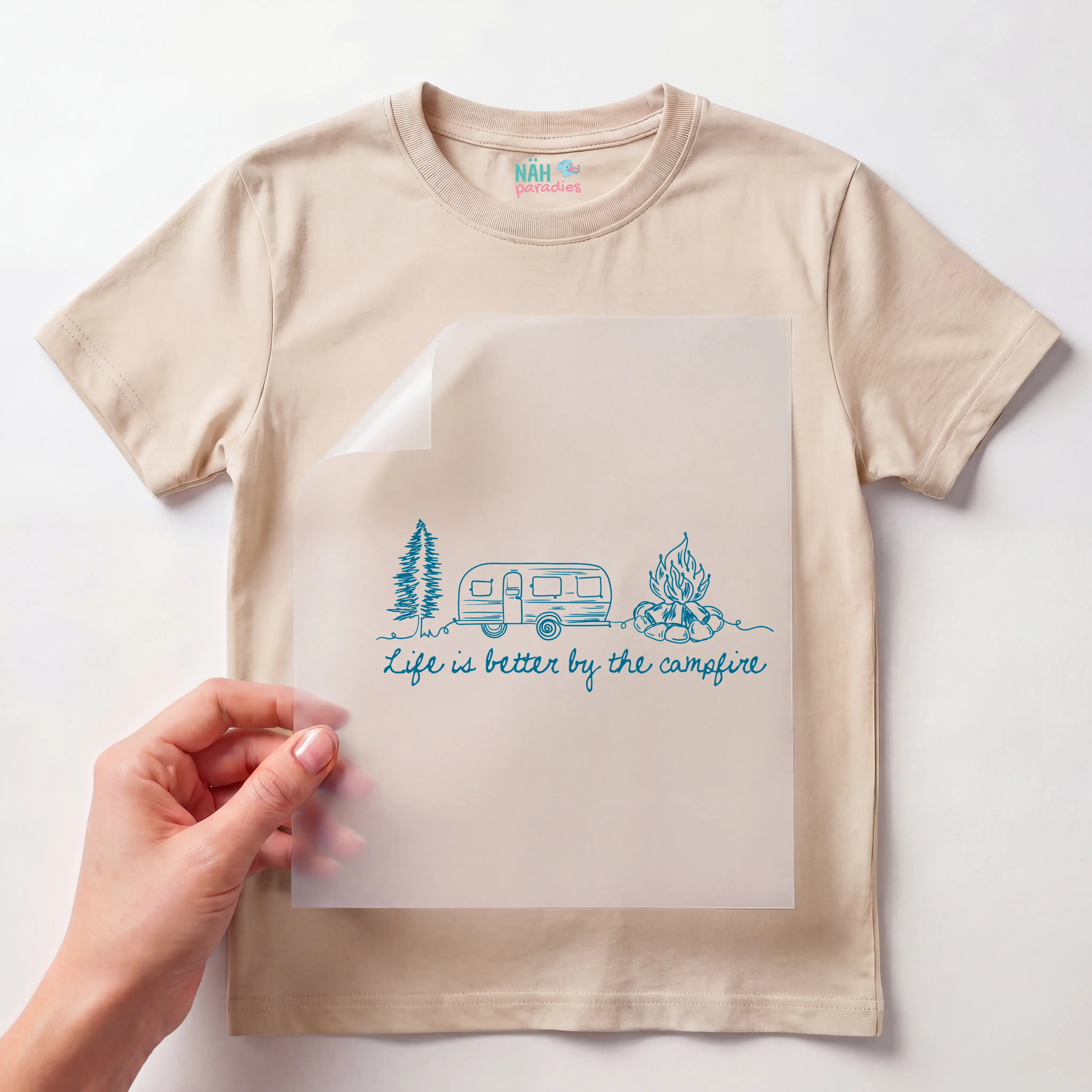 Bügelbild Wohnwagen Spruch "Life is better by the campfire"