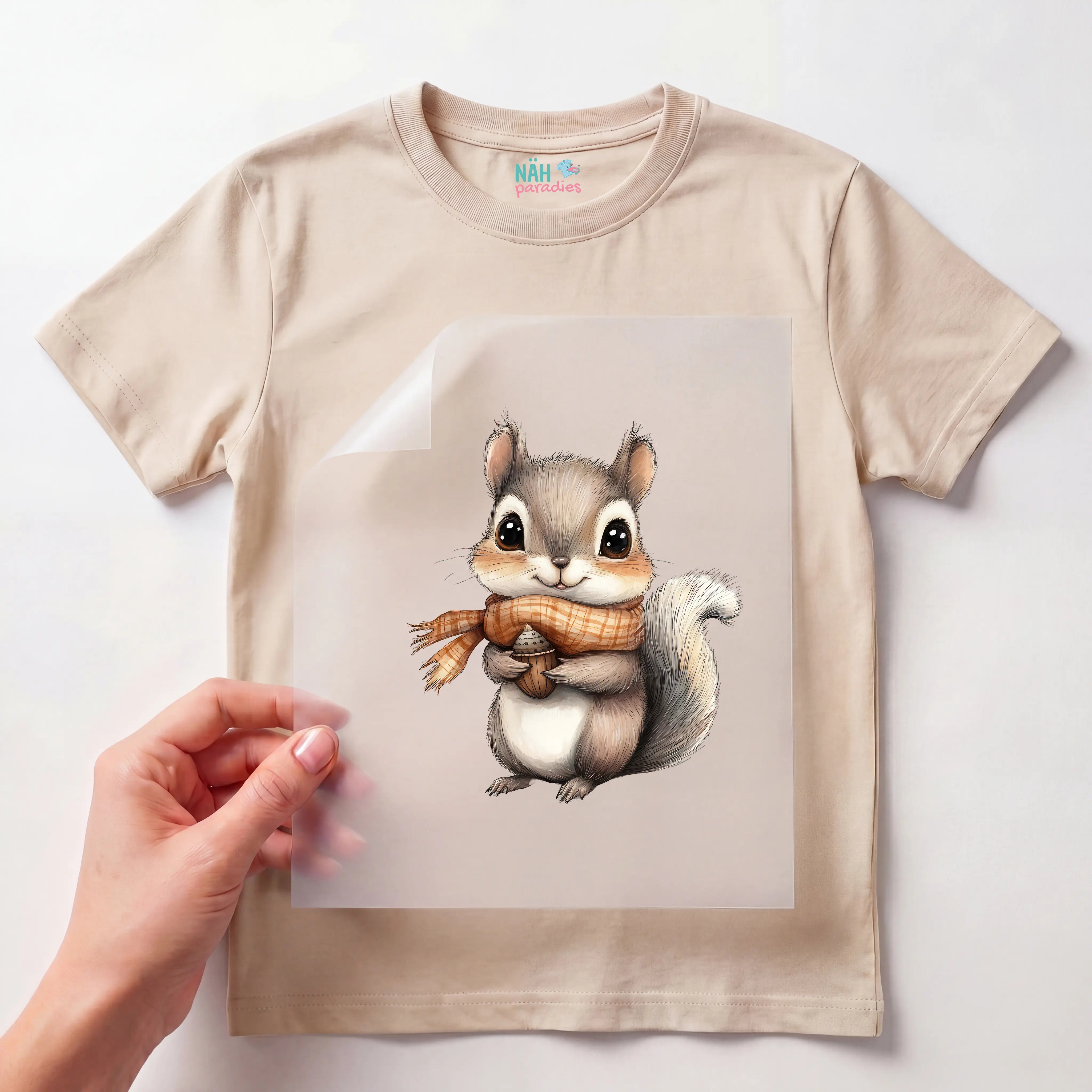 Bügelbild Eichhörnchen Nüsschen
