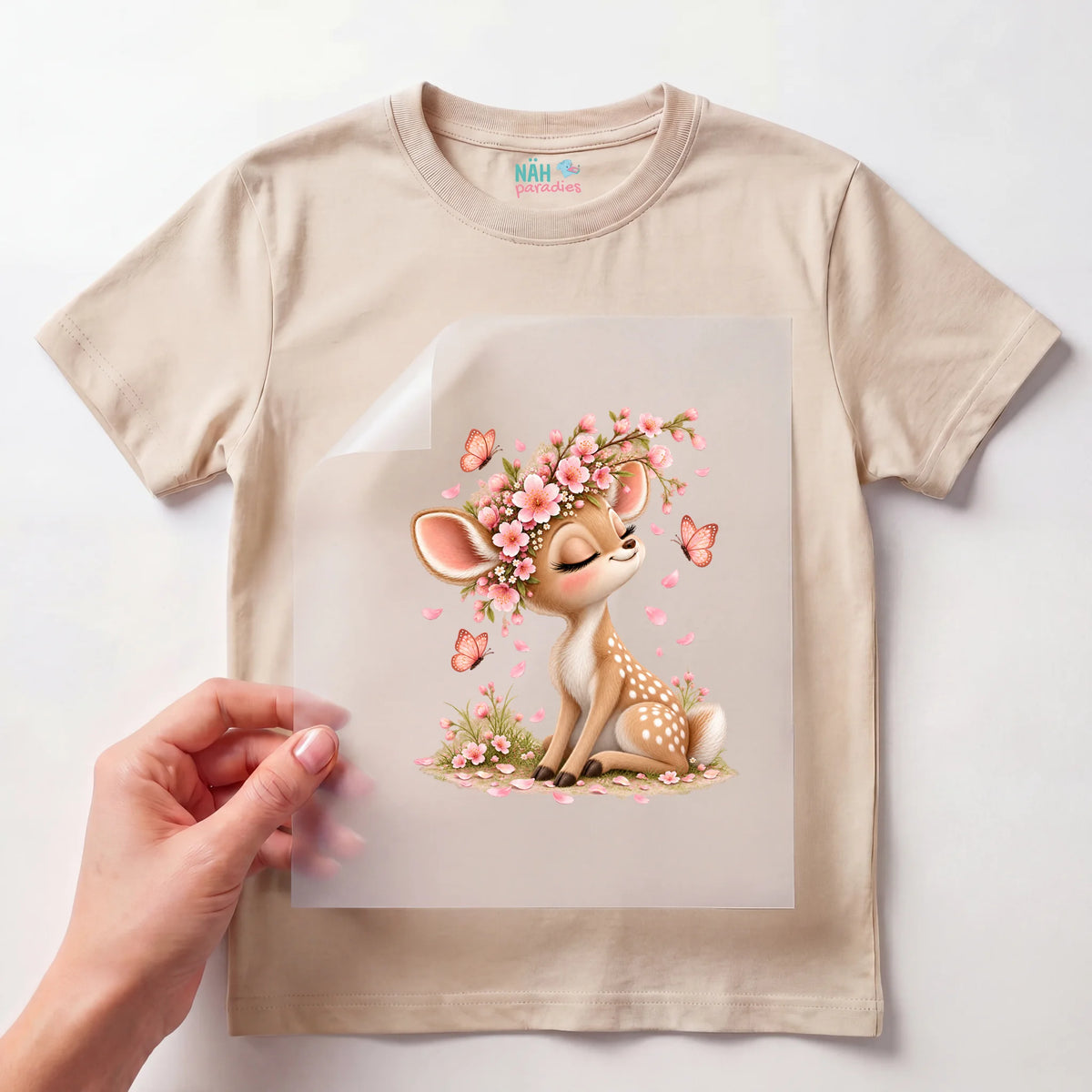Bügelbild Reh mit Kirschblüten und Schmetterlingen