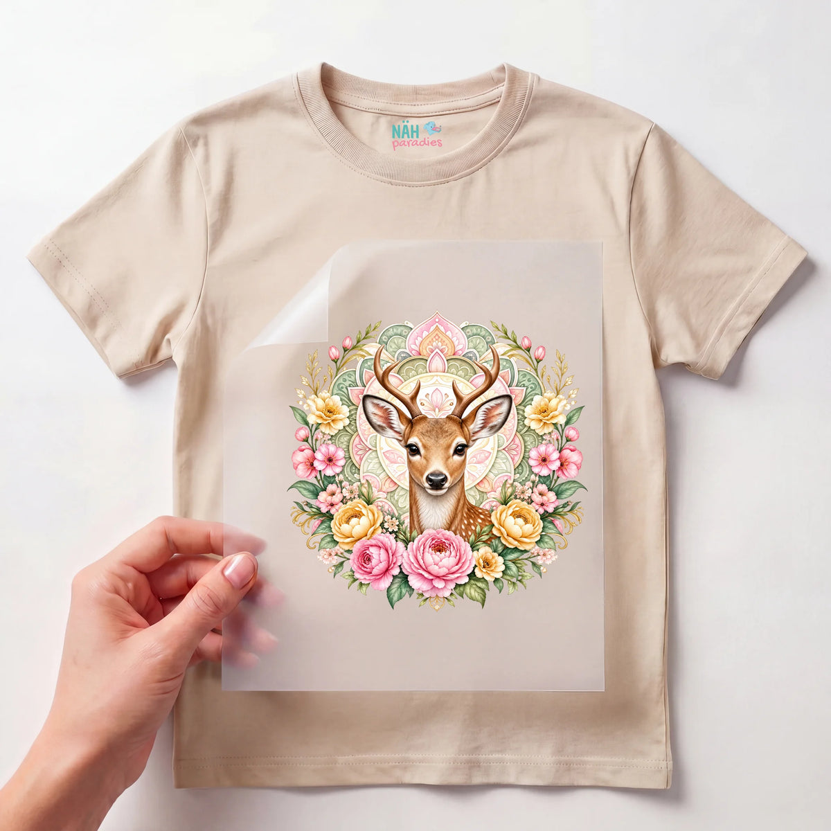 Bügelbild Reh mit Mandala und Blumen