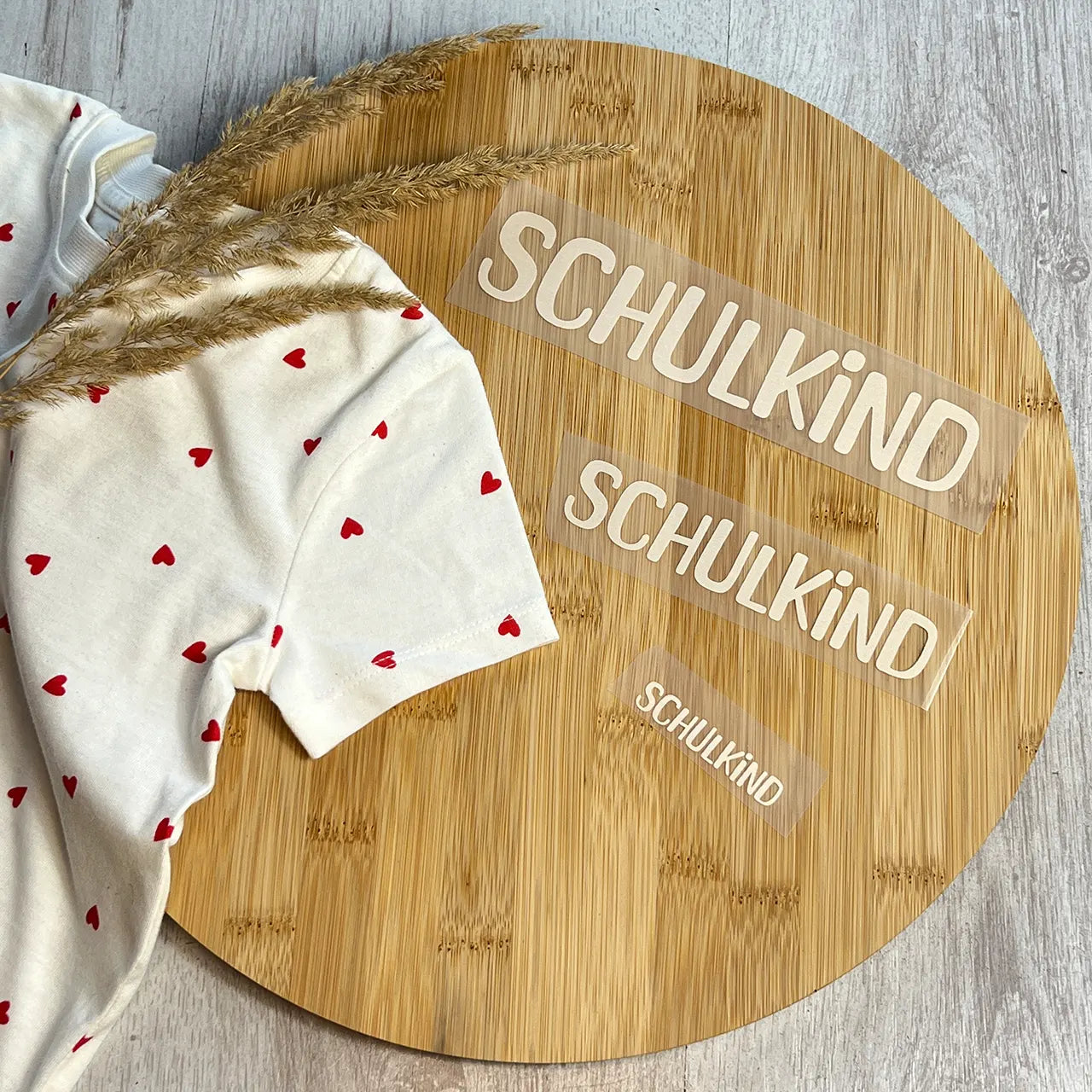 Bügelbild Schriftzug 1 Schulkind Beige