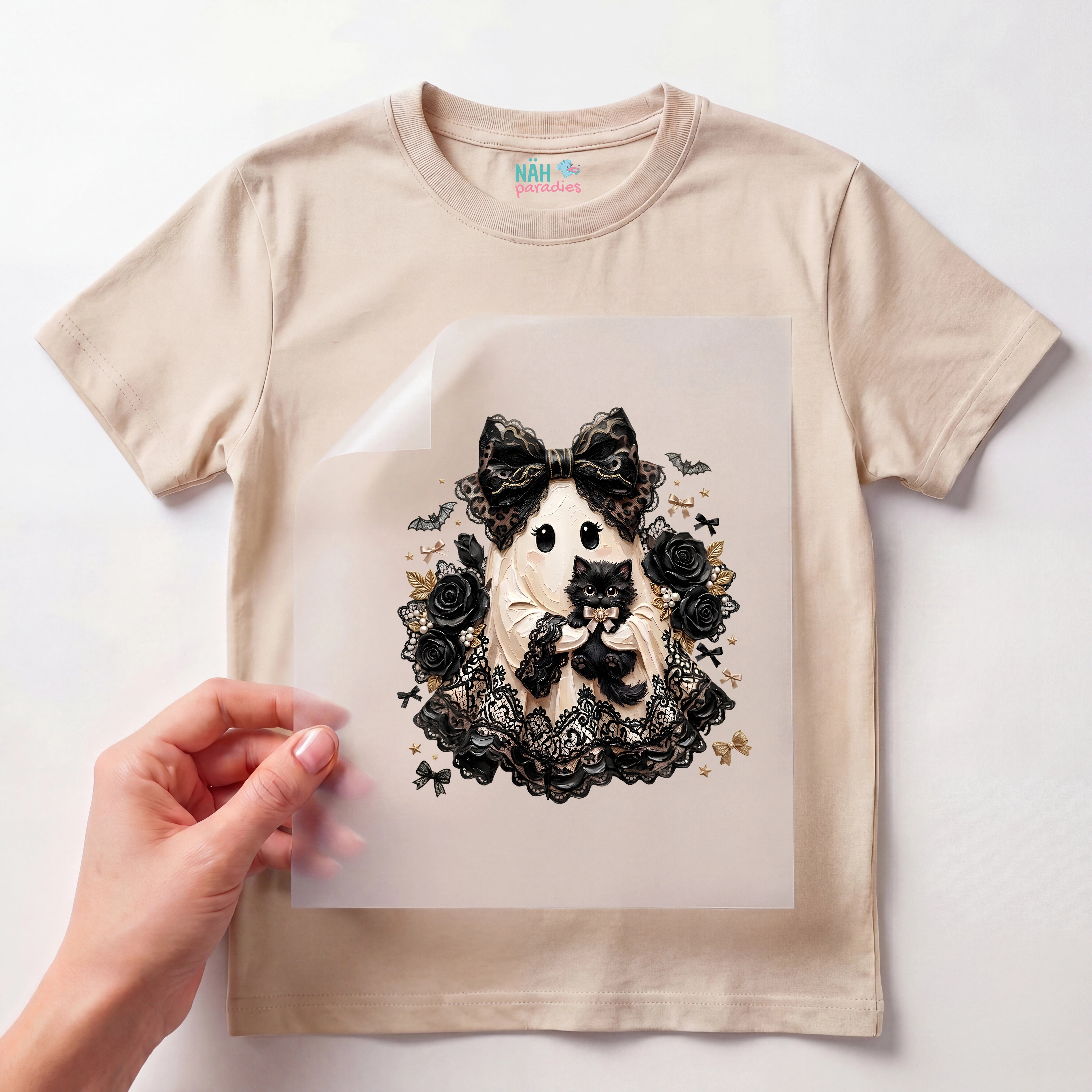 Bügelbild Geist mit Katze und Spitze