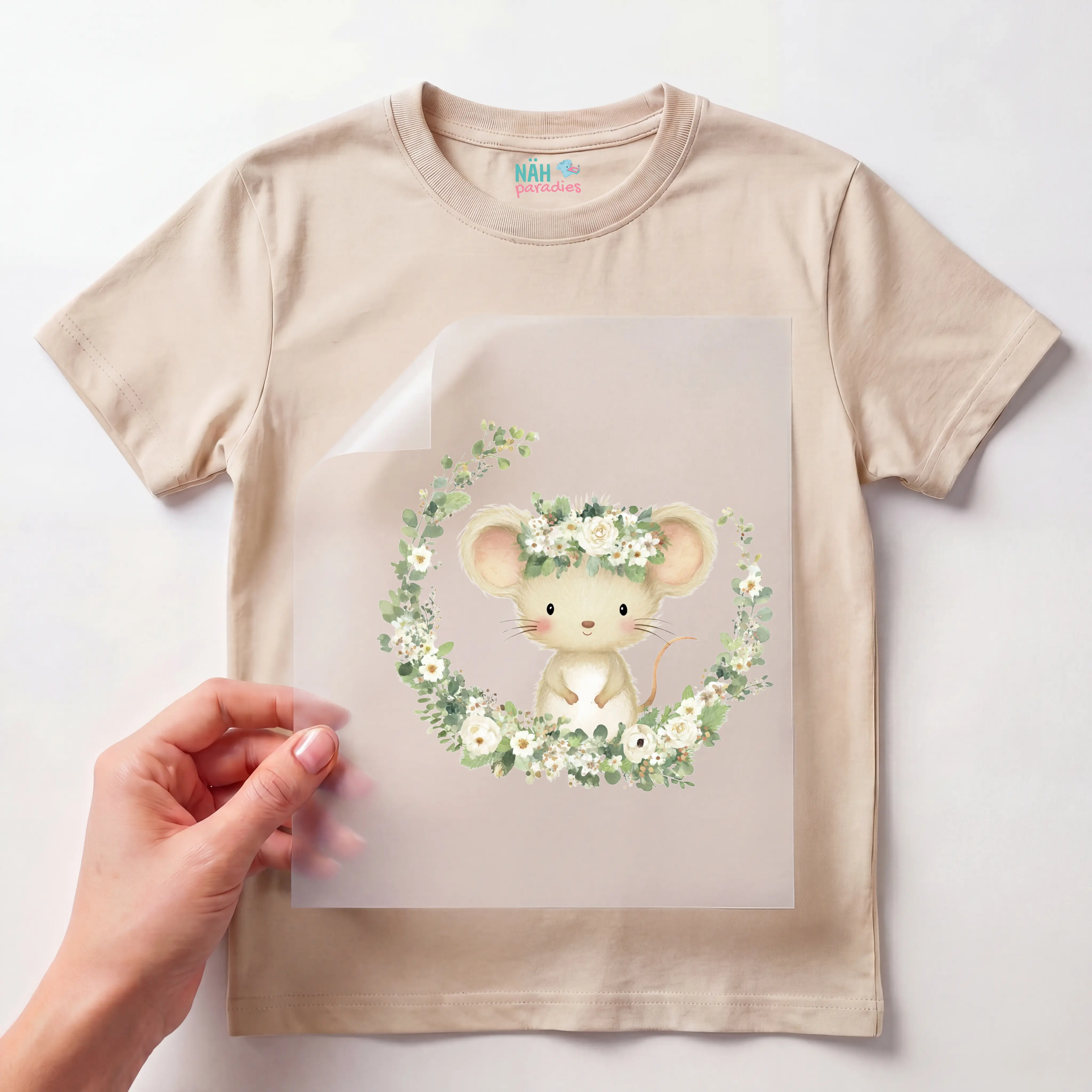 Bügelbild Maus mit Blumenkranz