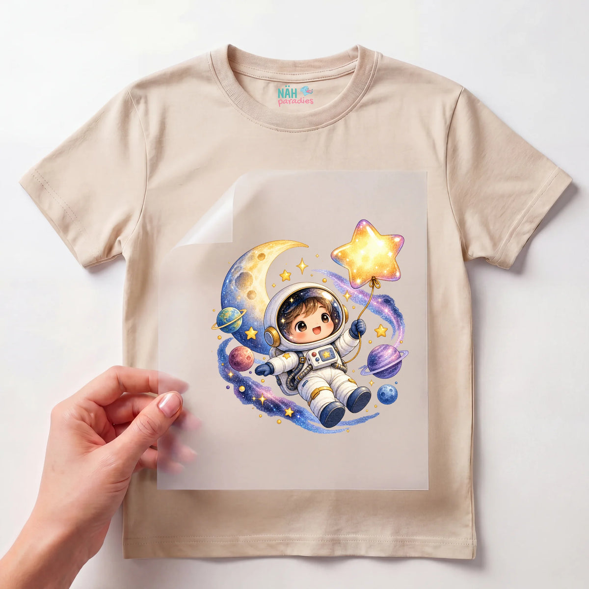 Bügelbild Astronaut Kind mit Sternballon auf Mond