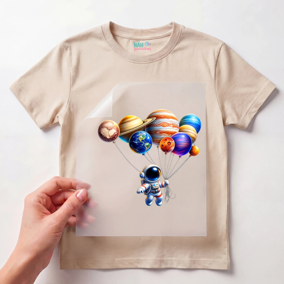 Bügelbild Astronaut mit Planeten Ballons