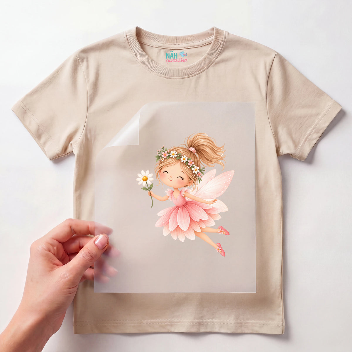 Bügelbild Fee mit Gänseblümchen