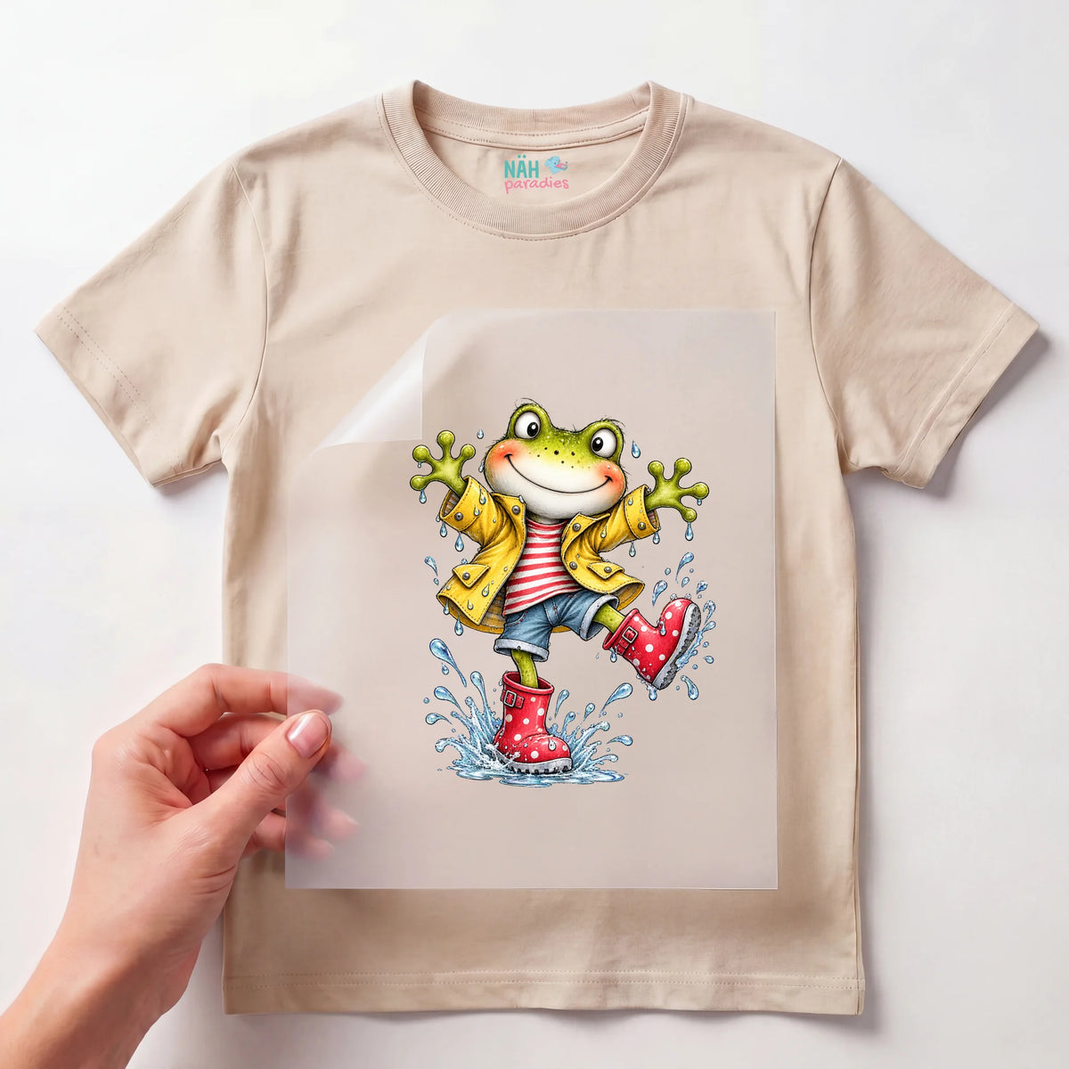Bügelbild Frosch in Regenjacke mit Gummistiefeln