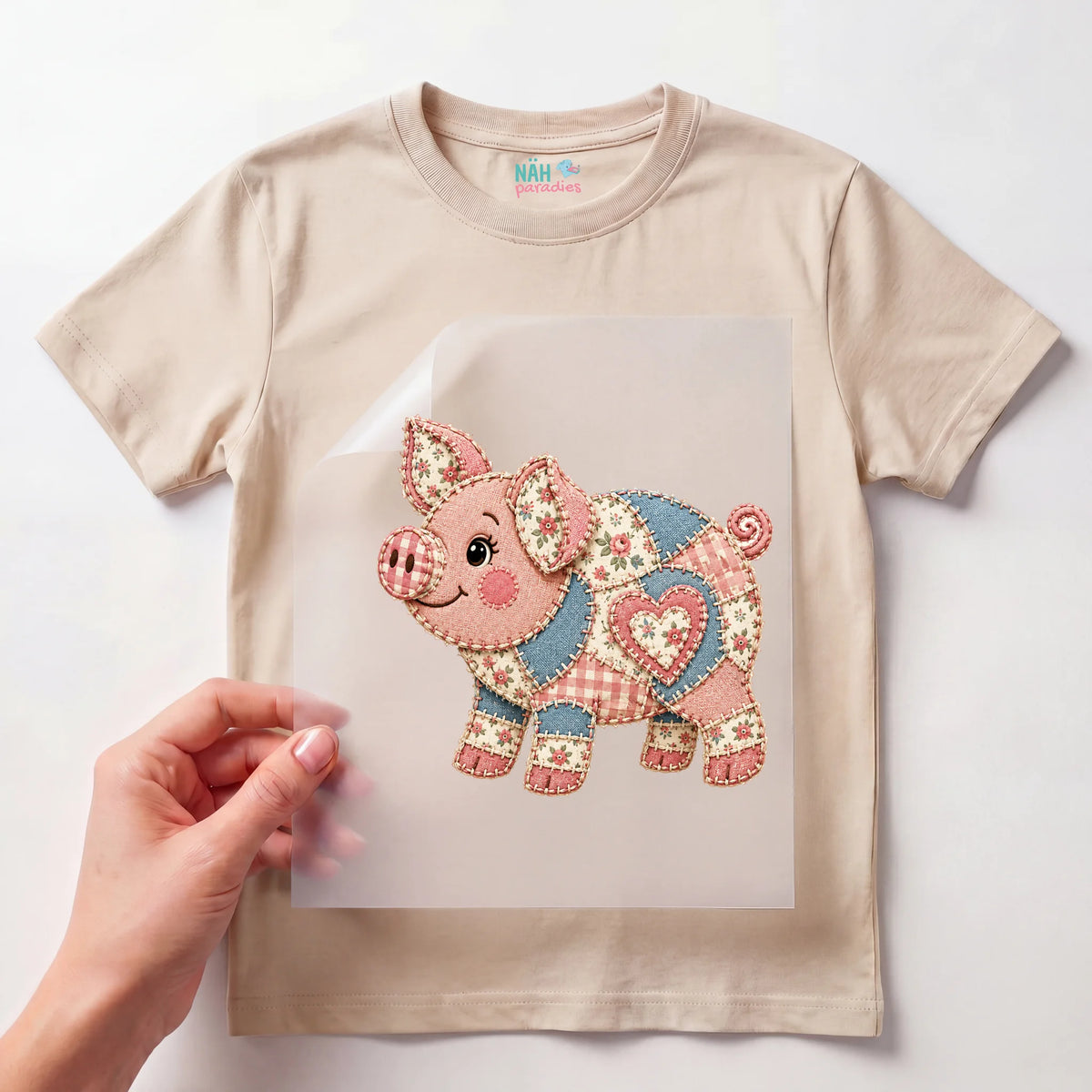 Bügelbild Patchwork Schwein mit Herz
