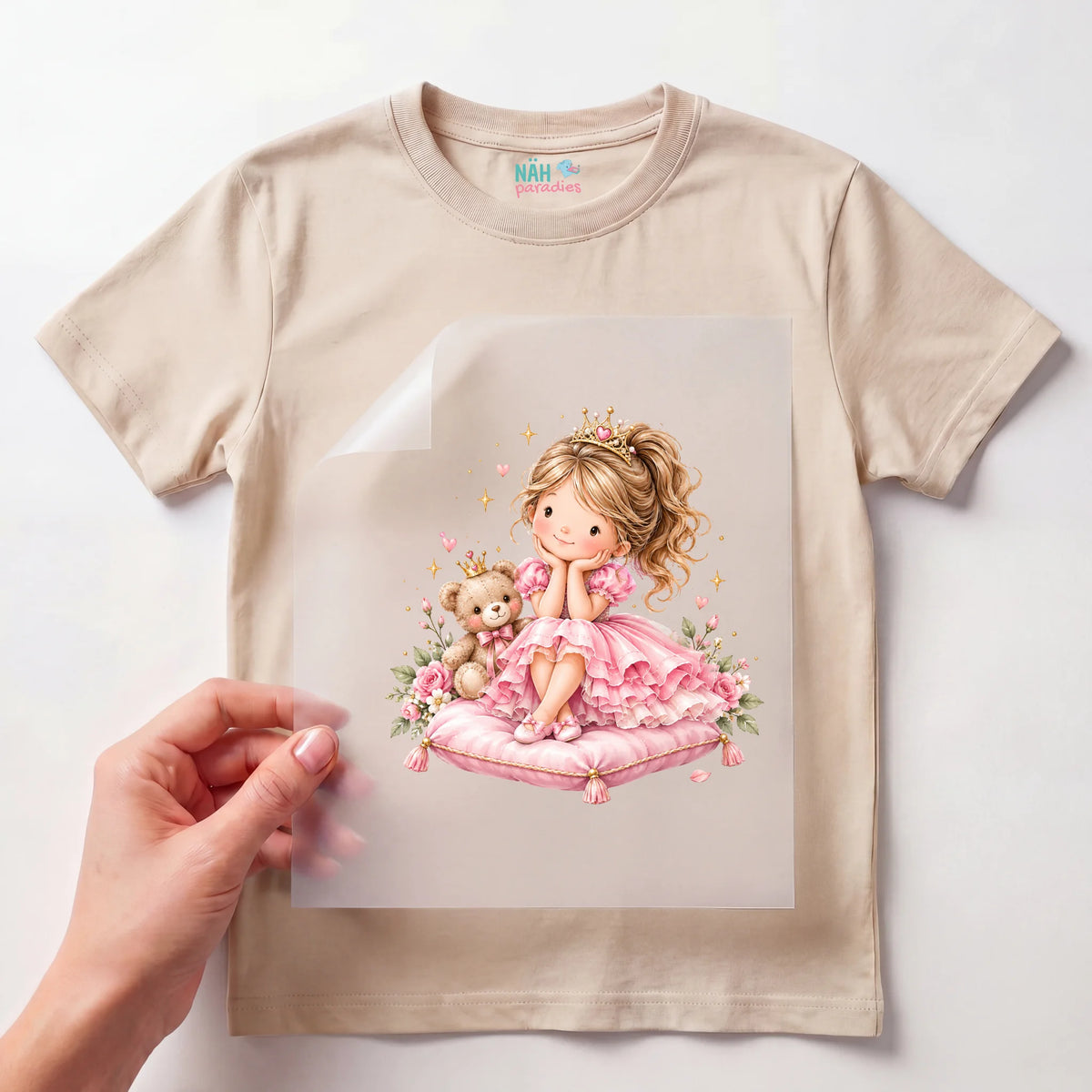 Bügelbild Prinzessin mit Teddybär auf Kissen