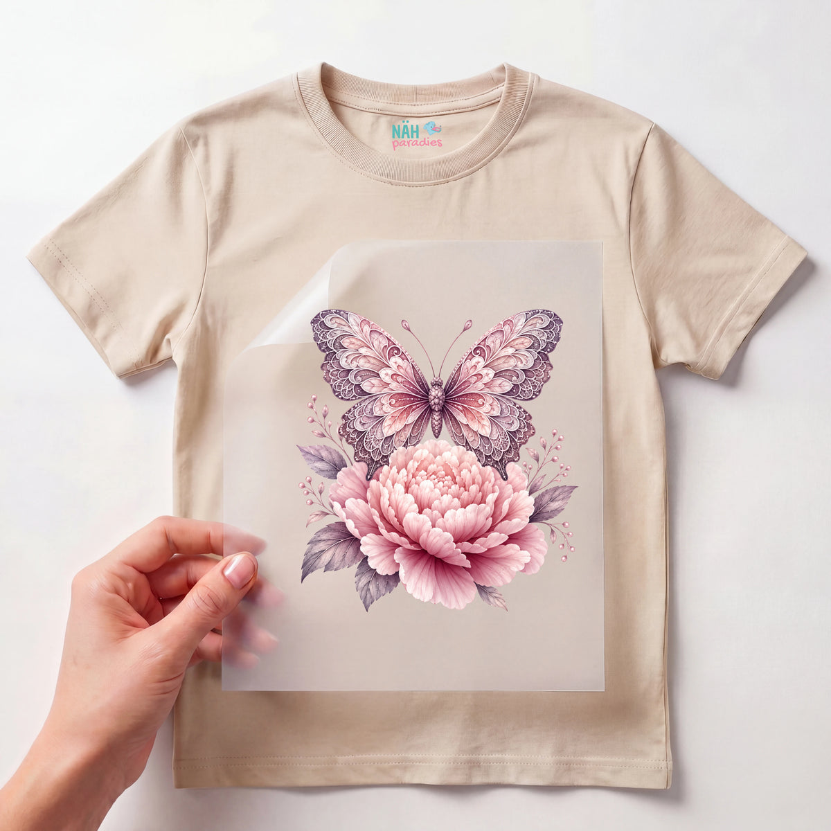 Bügelbild Schmetterling mit Pfingstrose