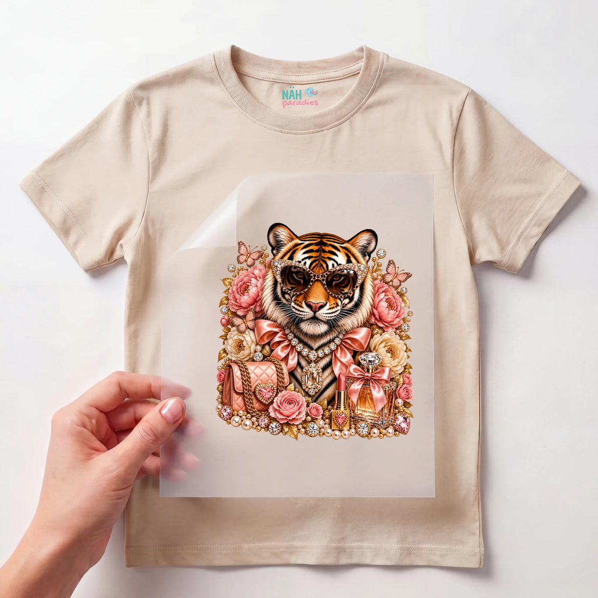 Bügelbild Tiger Glamour mit Rosen und Perlen
