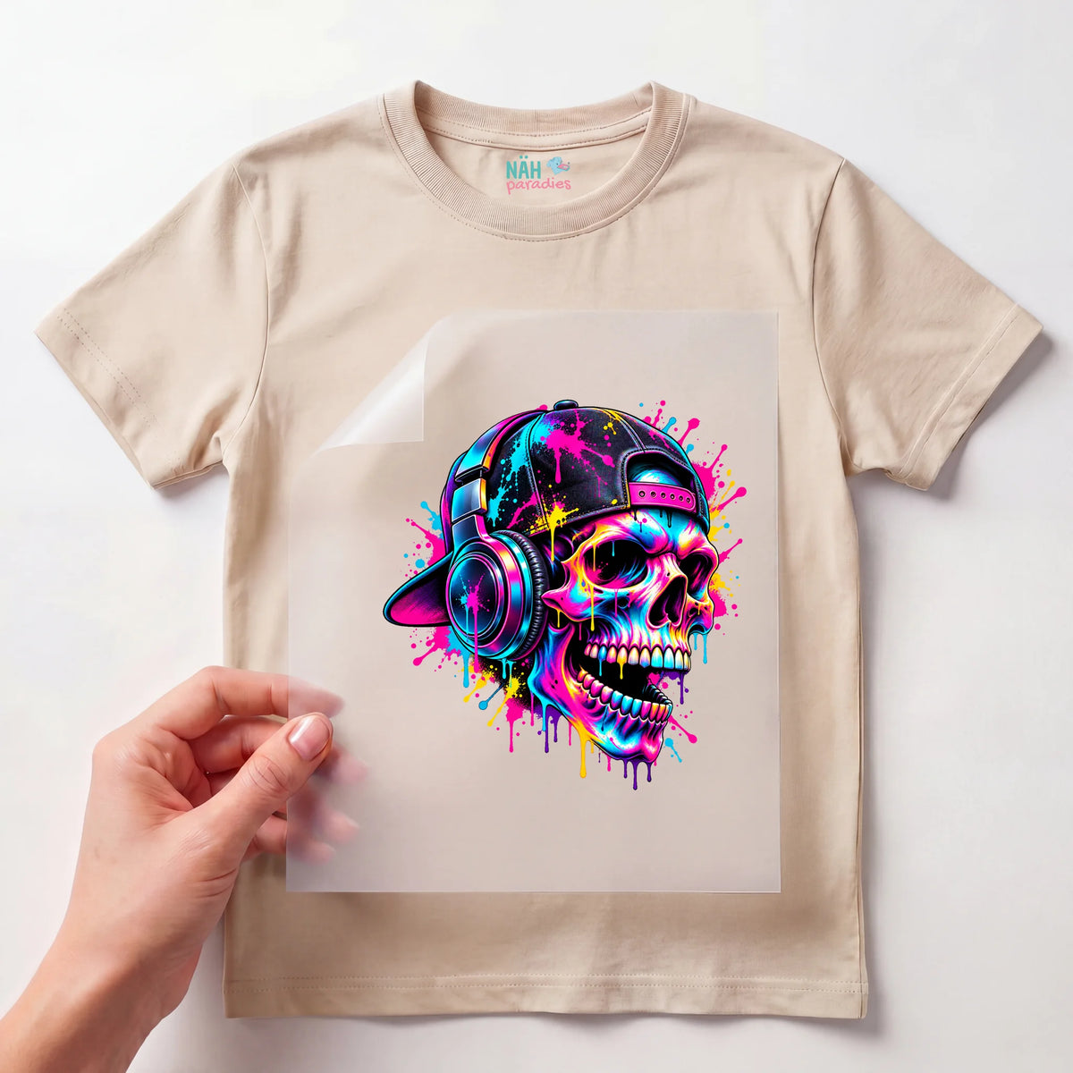 Bügelbild Totenkopf Graffiti Neon mit Kopfhörer