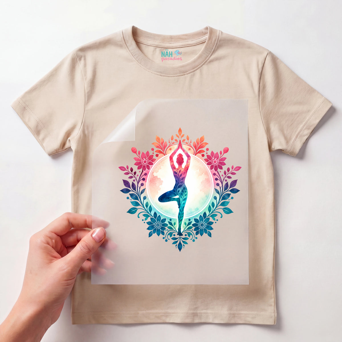 Bügelbild Yoga Baumhaltung Blumen